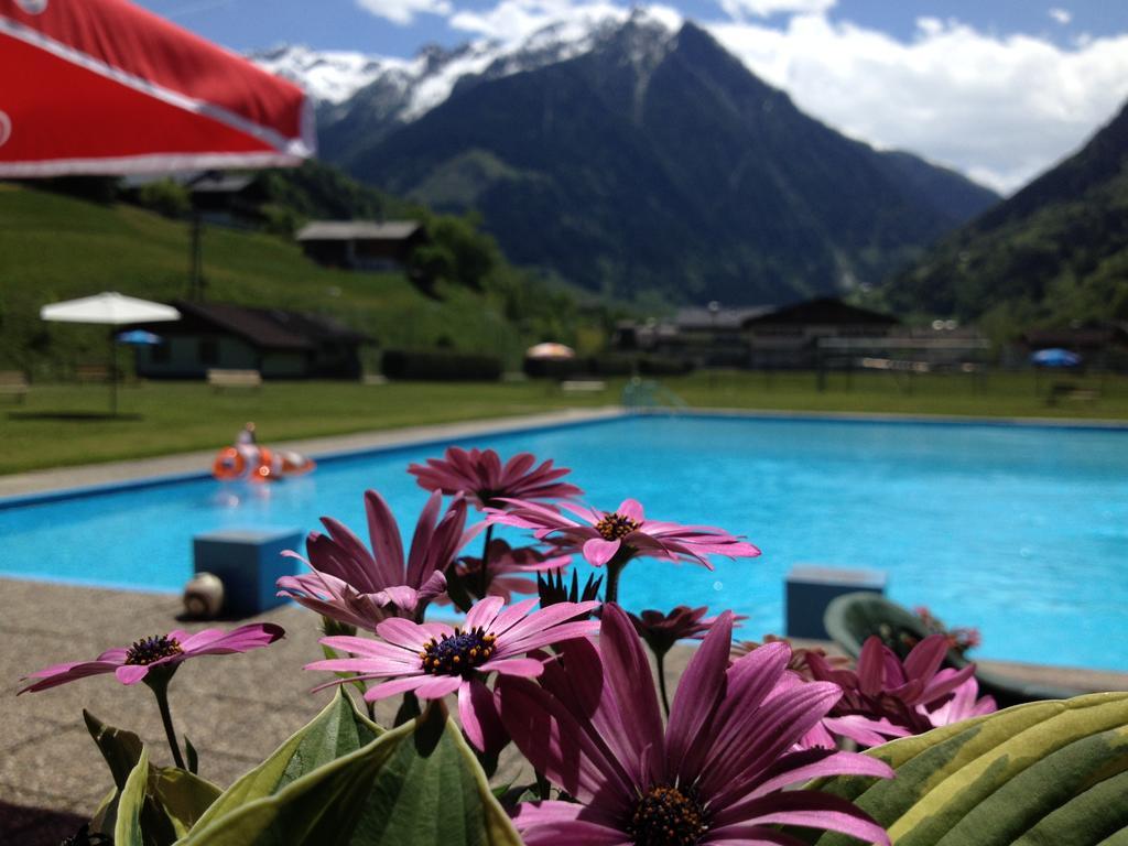 Hotel Wasserfall Fusch an der Grossglocknerstrasse Bagian luar foto